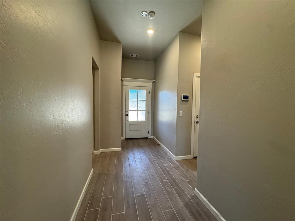 5108 White Gold Avenue Property Photo 4