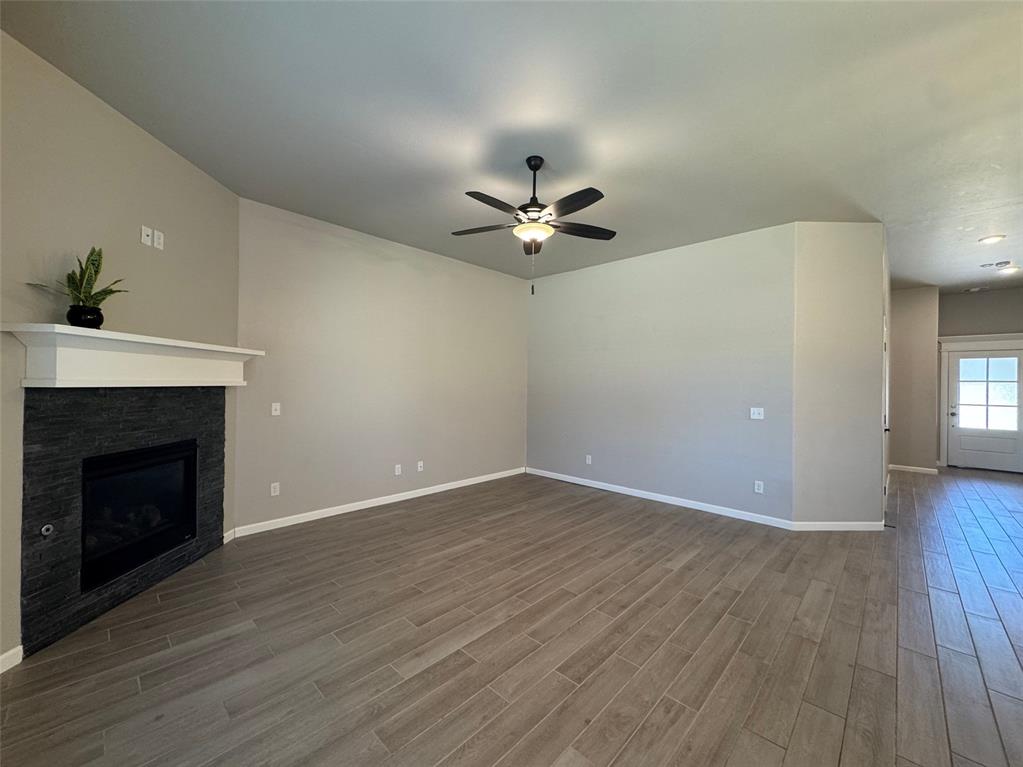 5108 White Gold Avenue Property Photo 5