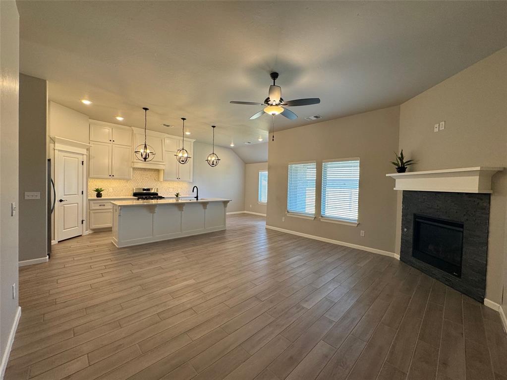 5108 White Gold Avenue Property Photo 8