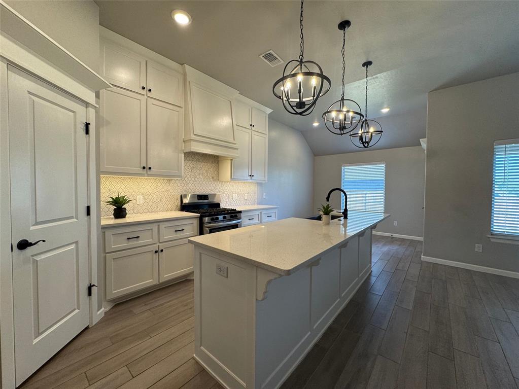 5108 White Gold Avenue Property Photo 10