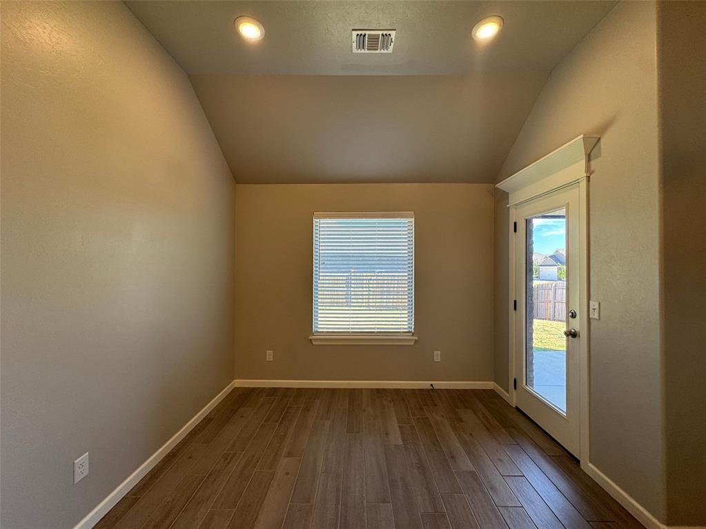 5108 White Gold Avenue Property Photo 22