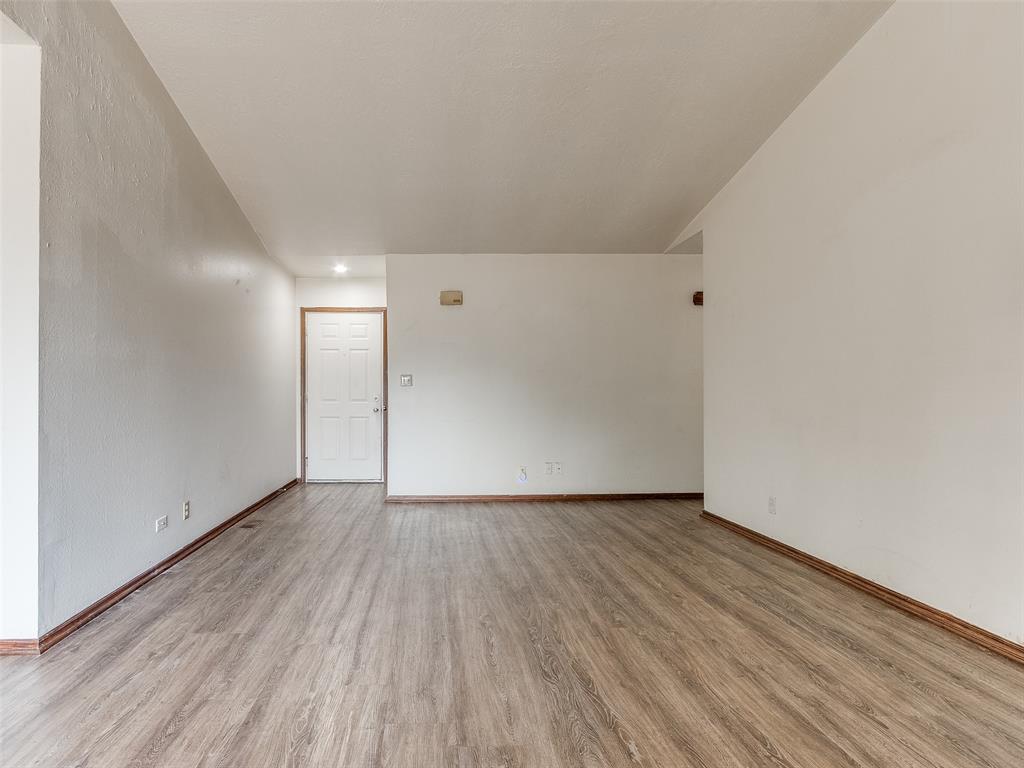 2432 Wyandotte Way Property Photo 3