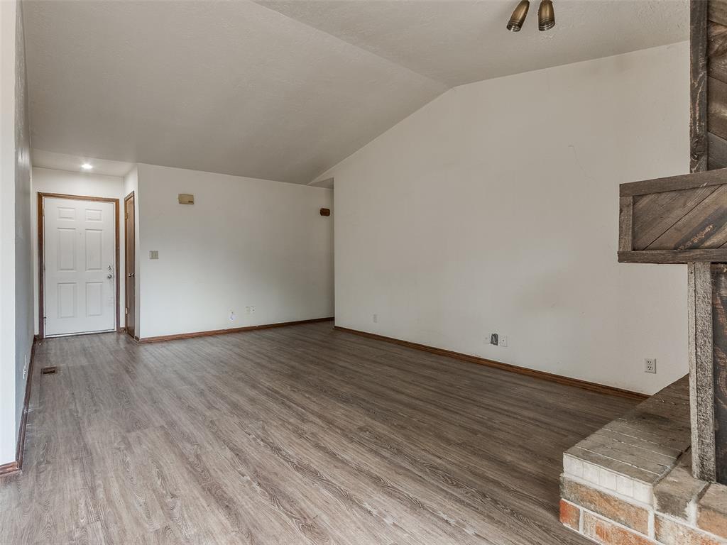 2432 Wyandotte Way Property Photo 4