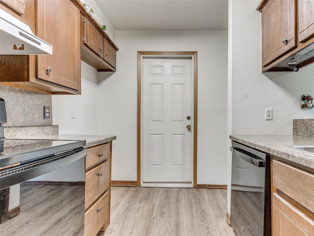 2432 Wyandotte Way Property Photo 12
