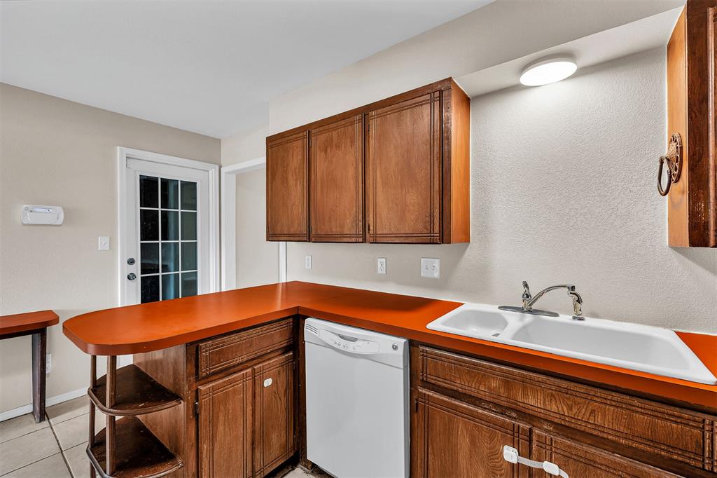 500 Butler Street Property Photo 9