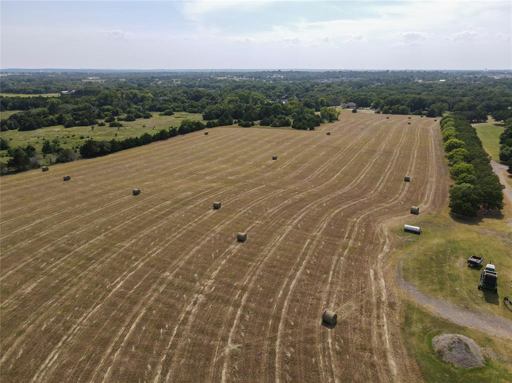 N Brush Creek Road Property Photo 16