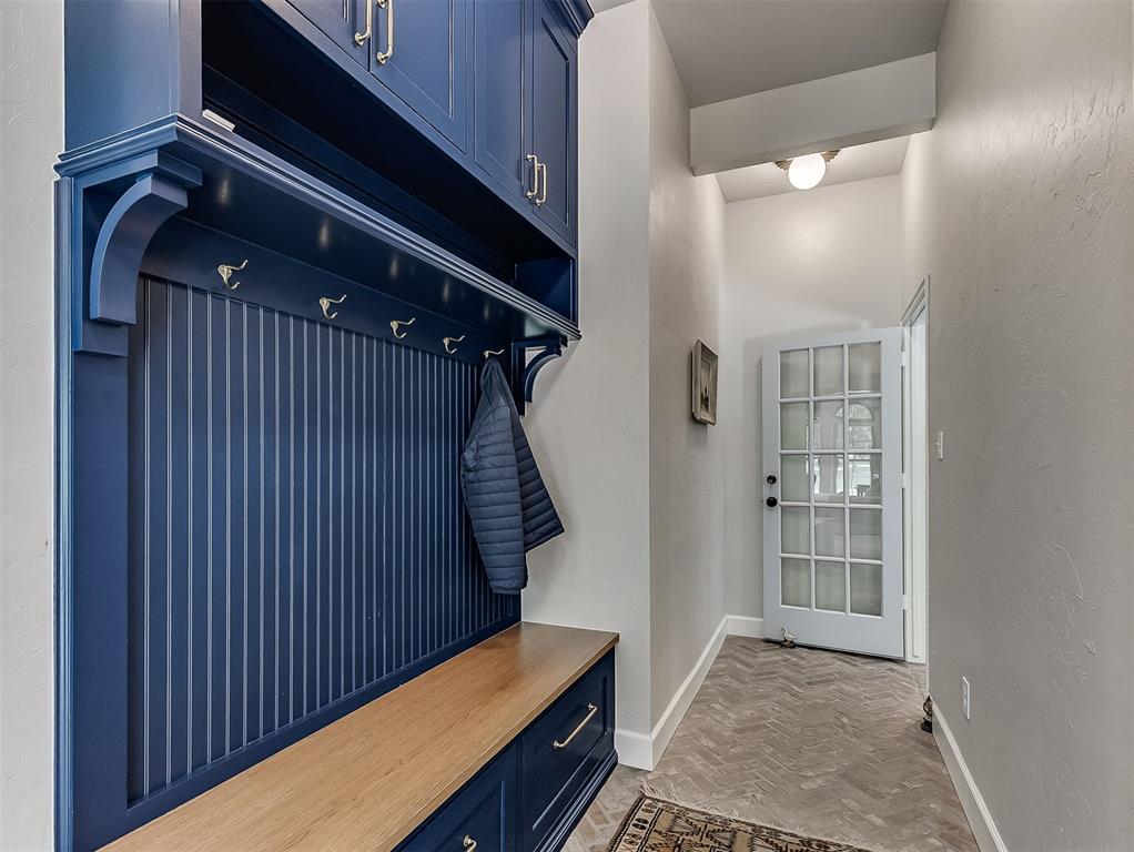 10049 Hidden Hollow Lane Property Photo 28