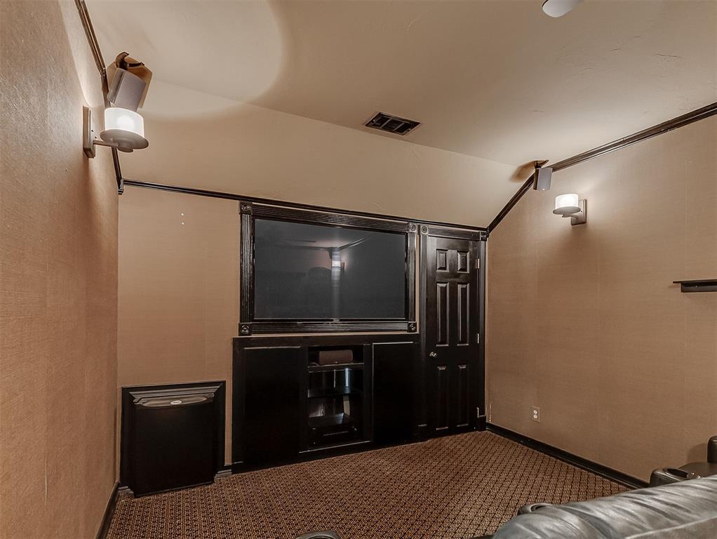 10049 Hidden Hollow Lane Property Photo 43