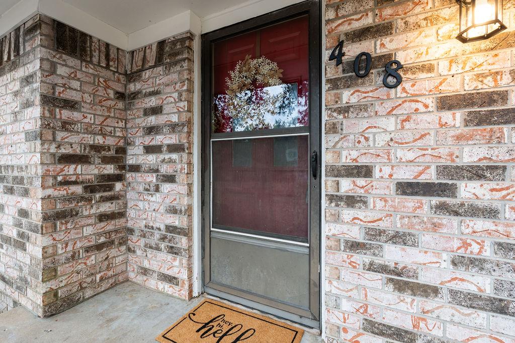 408 S Lindale Avenue Property Photo 3