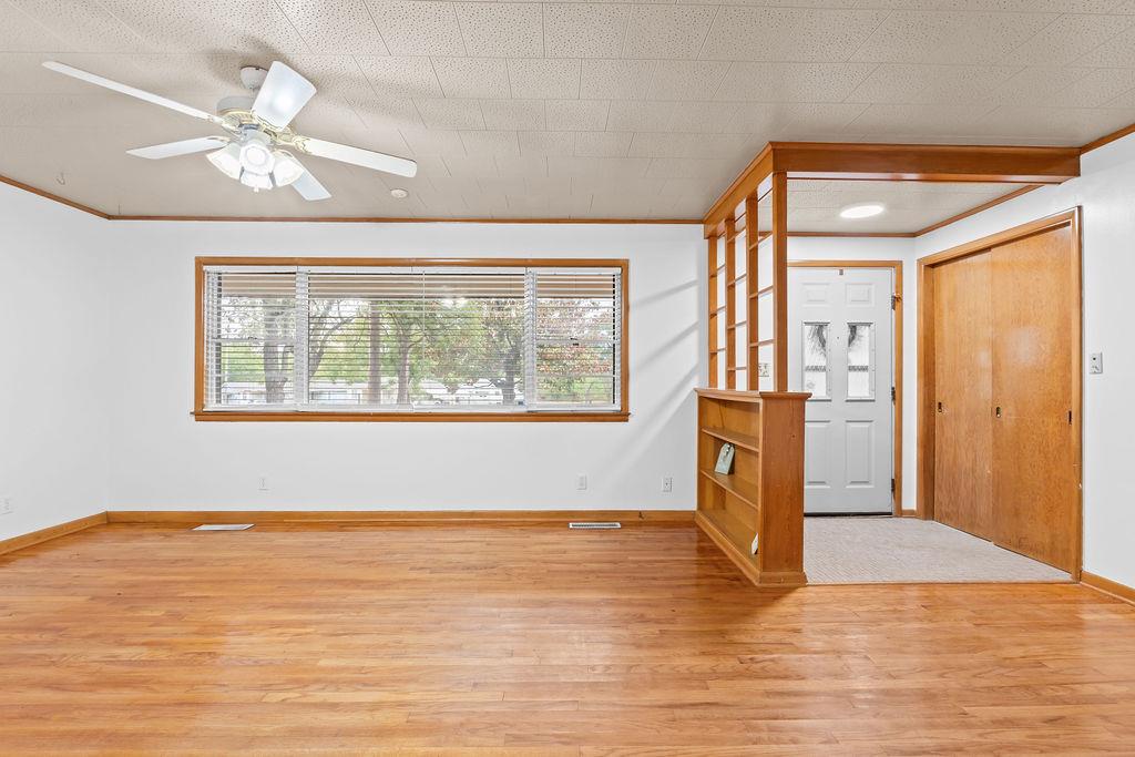 408 S Lindale Avenue Property Photo 4