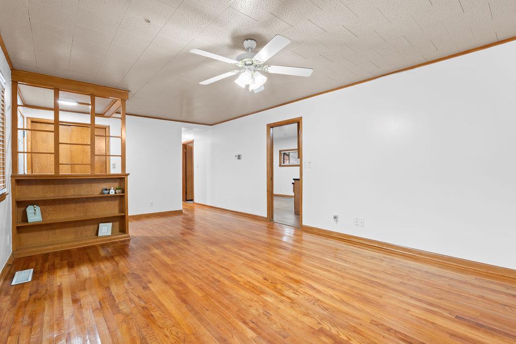 408 S Lindale Avenue Property Photo 6