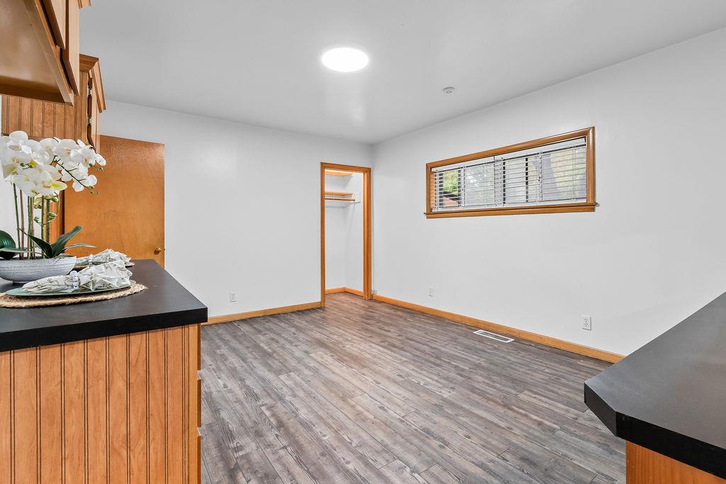 408 S Lindale Avenue Property Photo 11