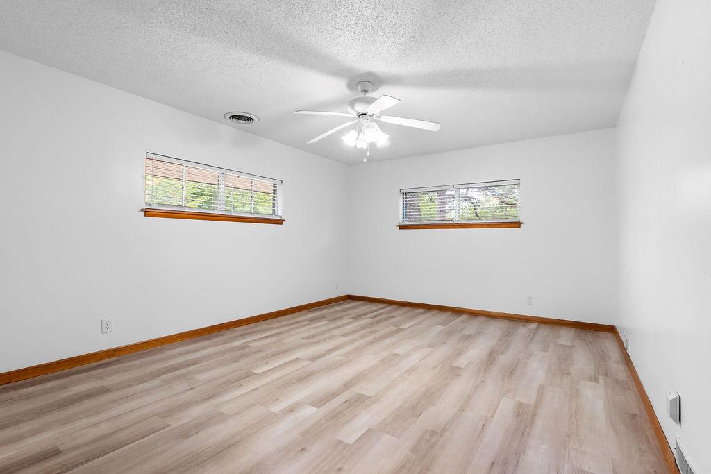 408 S Lindale Avenue Property Photo 18