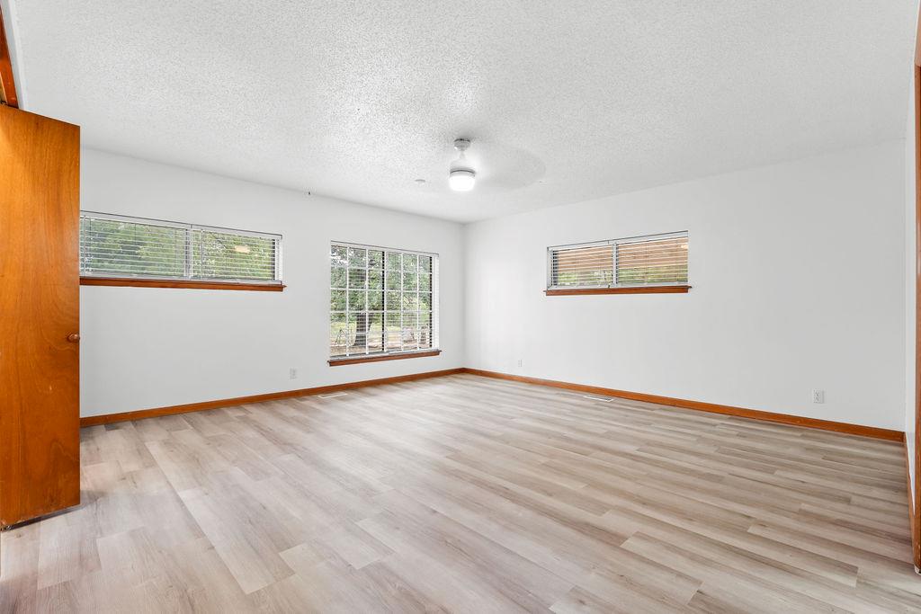 408 S Lindale Avenue Property Photo 21