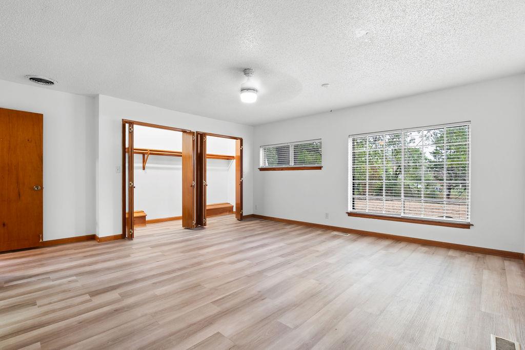 408 S Lindale Avenue Property Photo 23