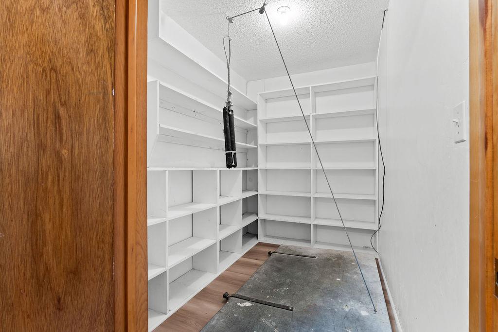 408 S Lindale Avenue Property Photo 27