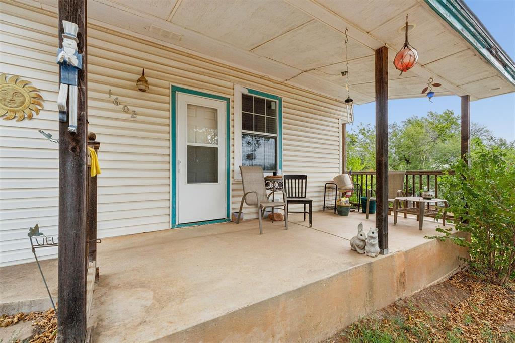 1602 W Oklahoma Avenue Property Photo 3