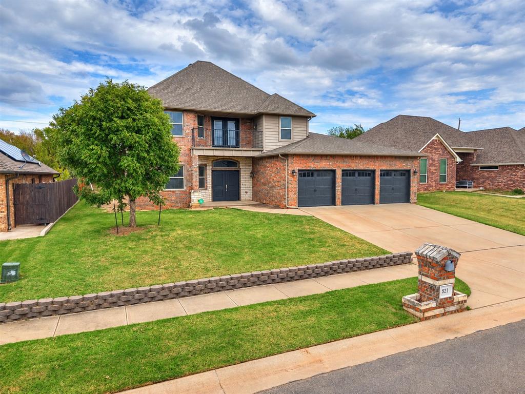 921 Siena Springs Drive Property Photo 1