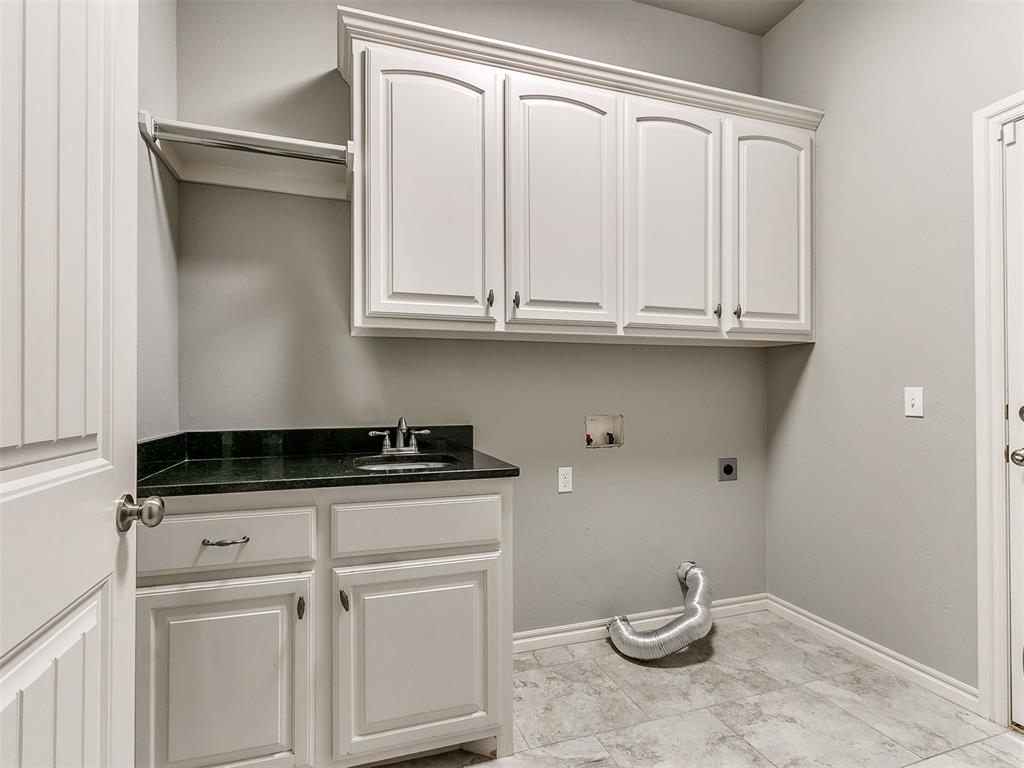 921 Siena Springs Drive Property Photo 20