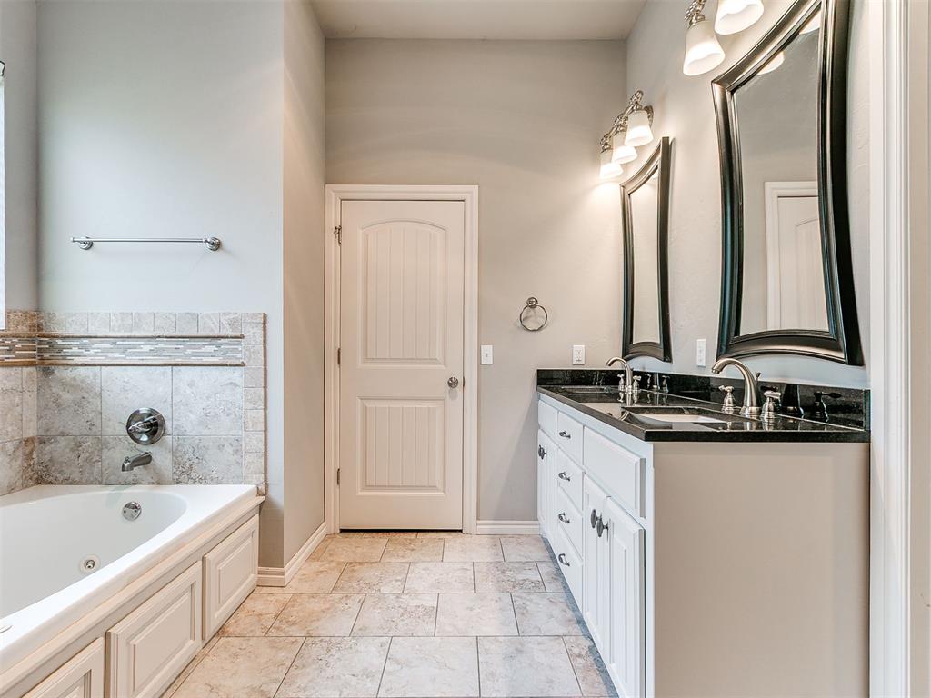 921 Siena Springs Drive Property Photo 24