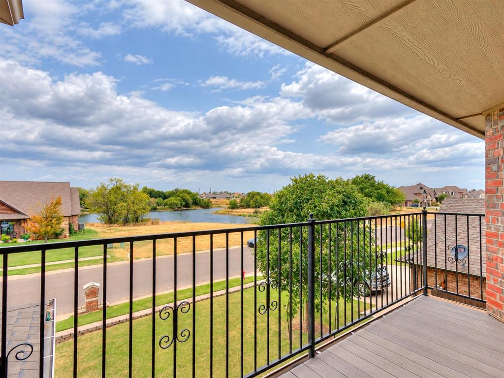 921 Siena Springs Drive Property Photo 31