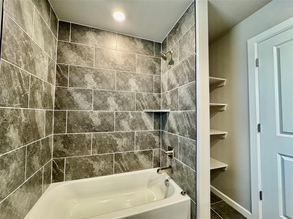 9101 Nw 124th Street Property Photo 36