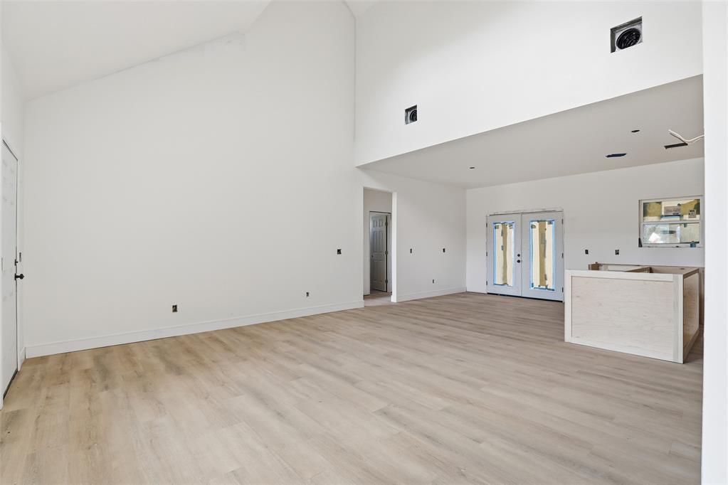 218 N Grand Avenue Property Photo 11