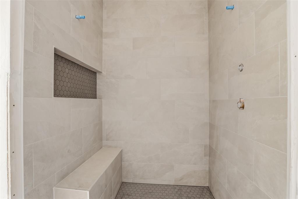 218 N Grand Avenue Property Photo 23