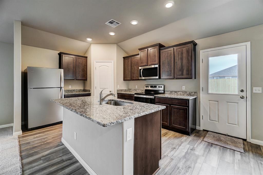 1902 Palmatum Road Property Photo 4