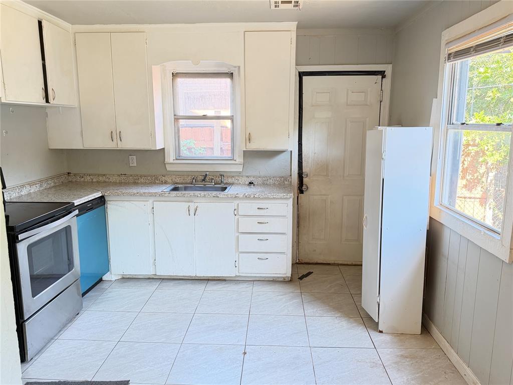 1405 Nw 94th Street Property Photo 4