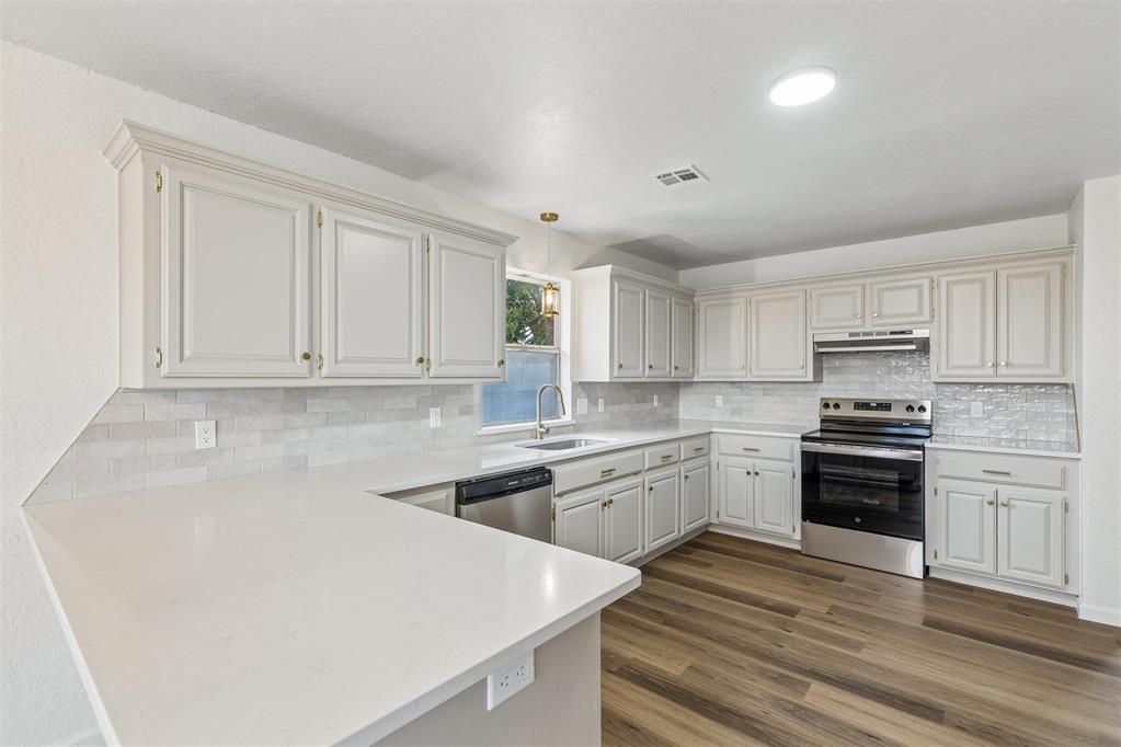 8509 Curtis Terrace Property Photo 14