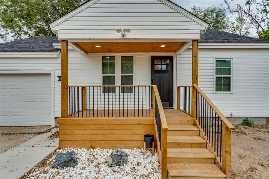 3208 S Goff Avenue Property Photo 4