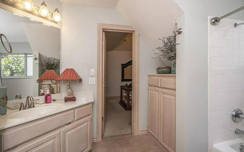 716 Fox Bend Trail Property Photo 22