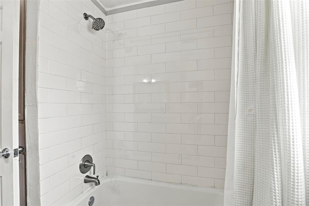 9900 Chesterton Place Property Photo 17