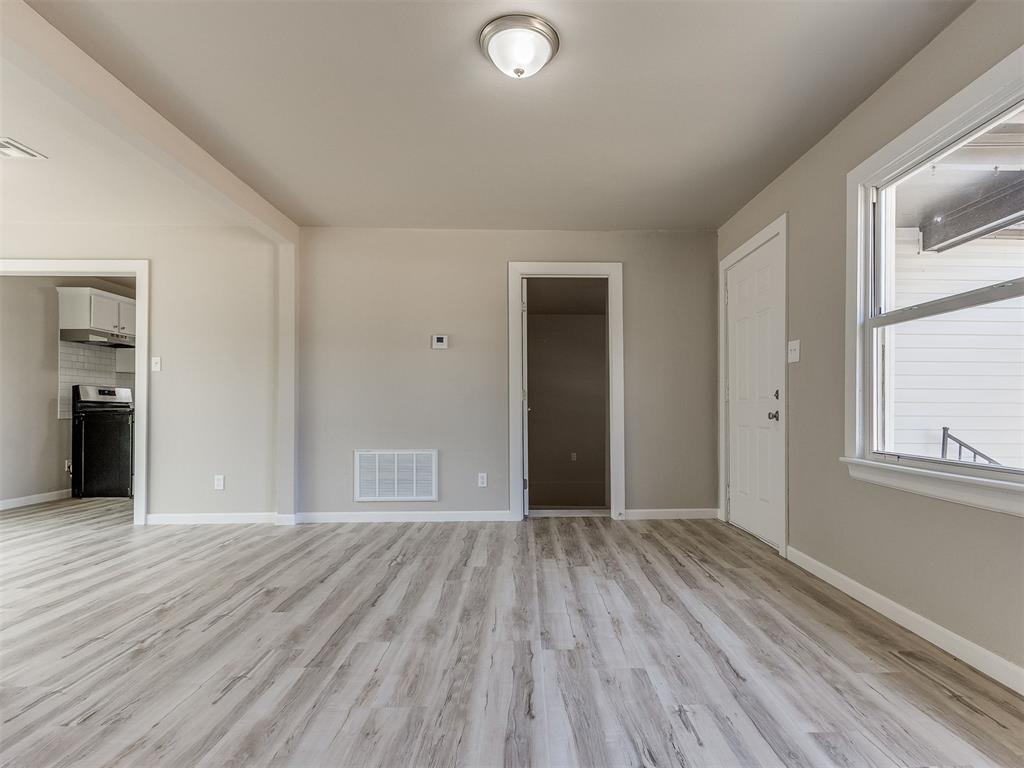 1116 W Hickory Lane Property Photo 6