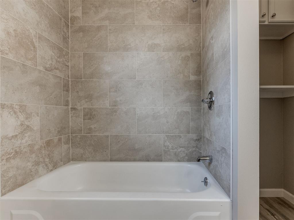 1116 W Hickory Lane Property Photo 14