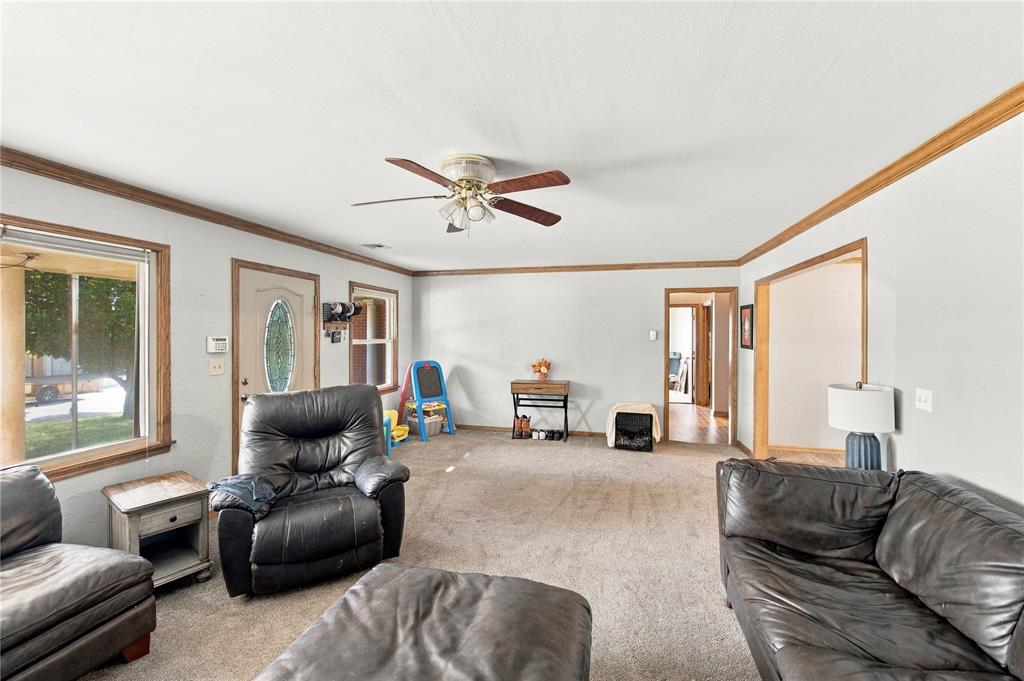 1119 Crestview Drive Property Photo 7