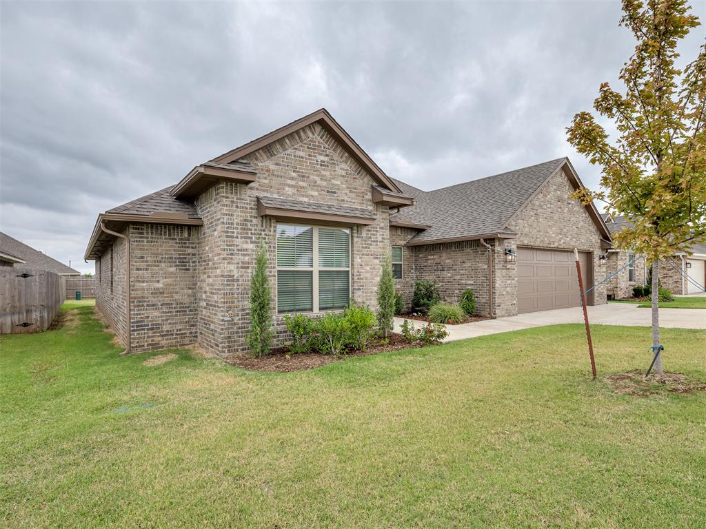 2904 Summit Hollow Circle Property Photo 5