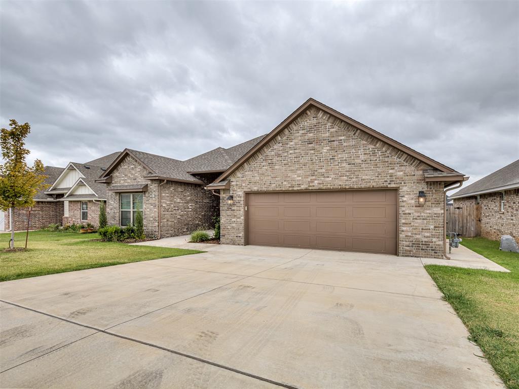 2904 Summit Hollow Circle Property Photo 6