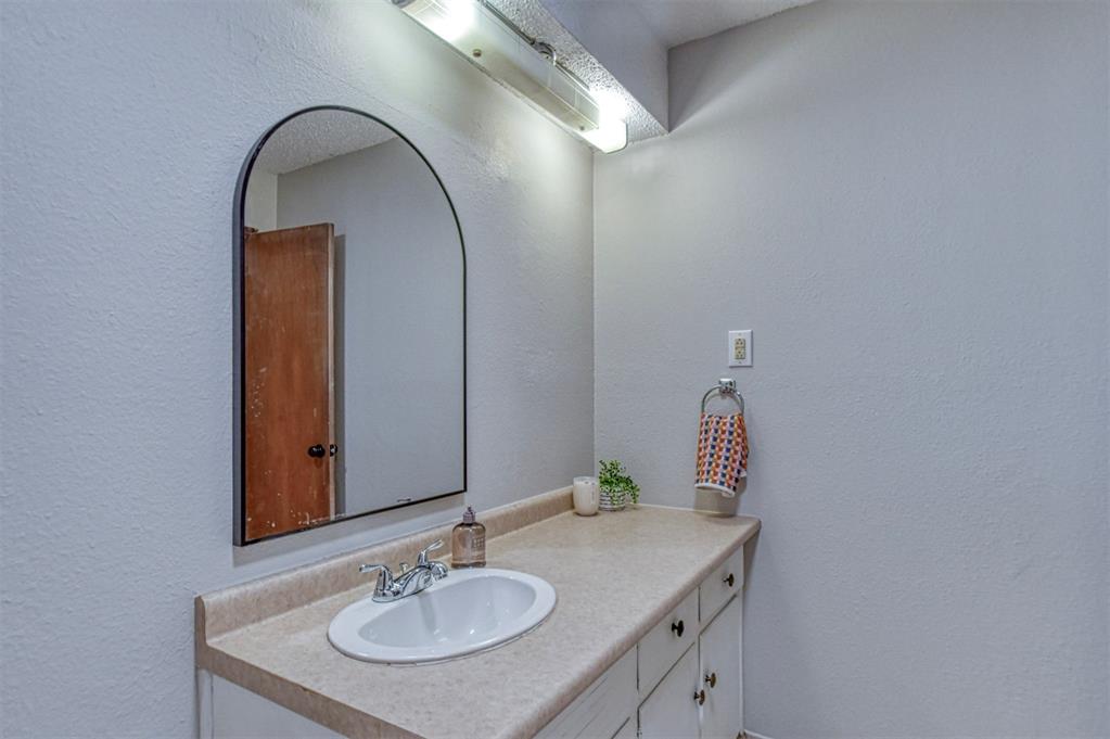 208 Ne 18th Street Property Photo 28