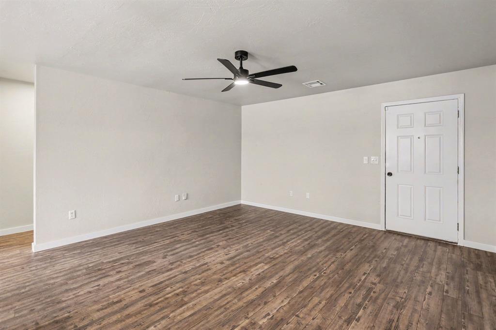 13609 Canton Way Property Photo 6