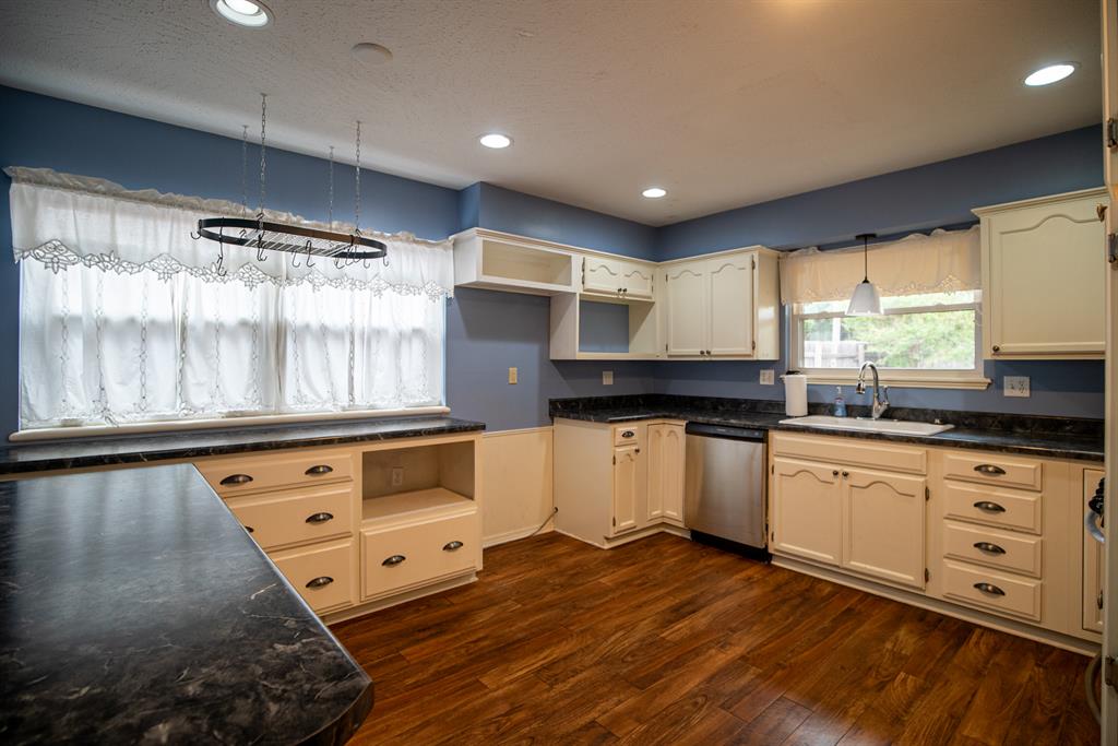 5012 N Brunson Street Property Photo 10