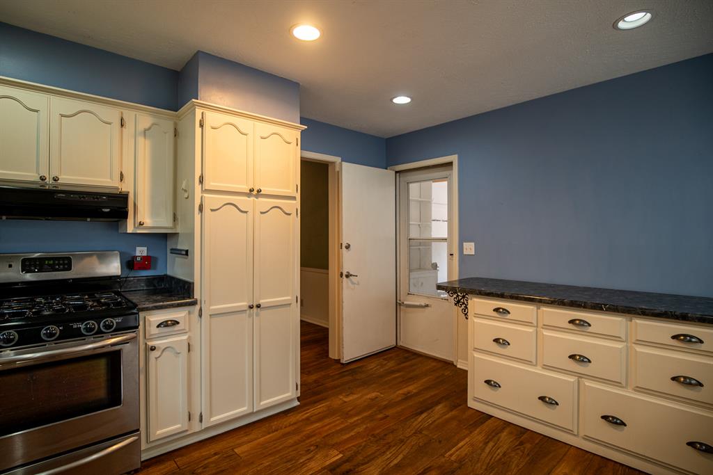 5012 N Brunson Street Property Photo 11