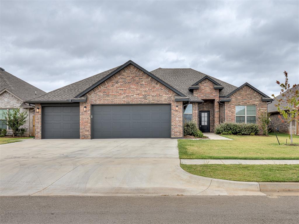 2913 Summit Hollow Circle Property Photo 1