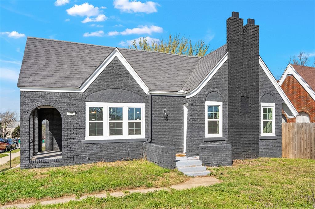 1301 N Mckinley Avenue Property Photo 1