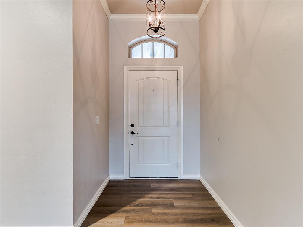 805 S Bouziden Drive Property Photo 4