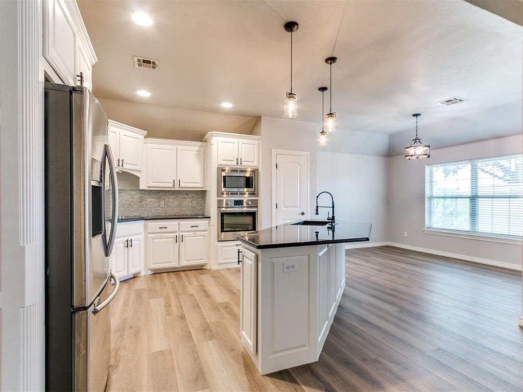 805 S Bouziden Drive Property Photo 13