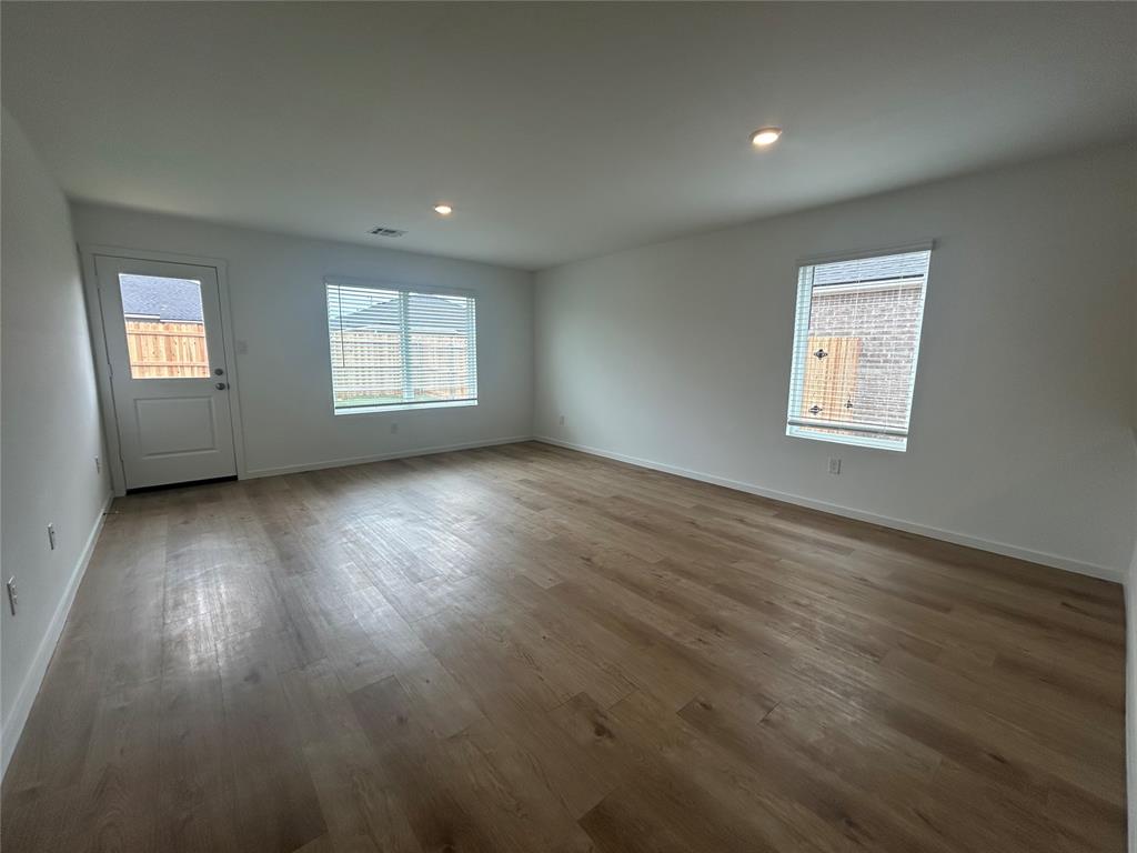 20504 Mule Deer Drive Property Photo 4