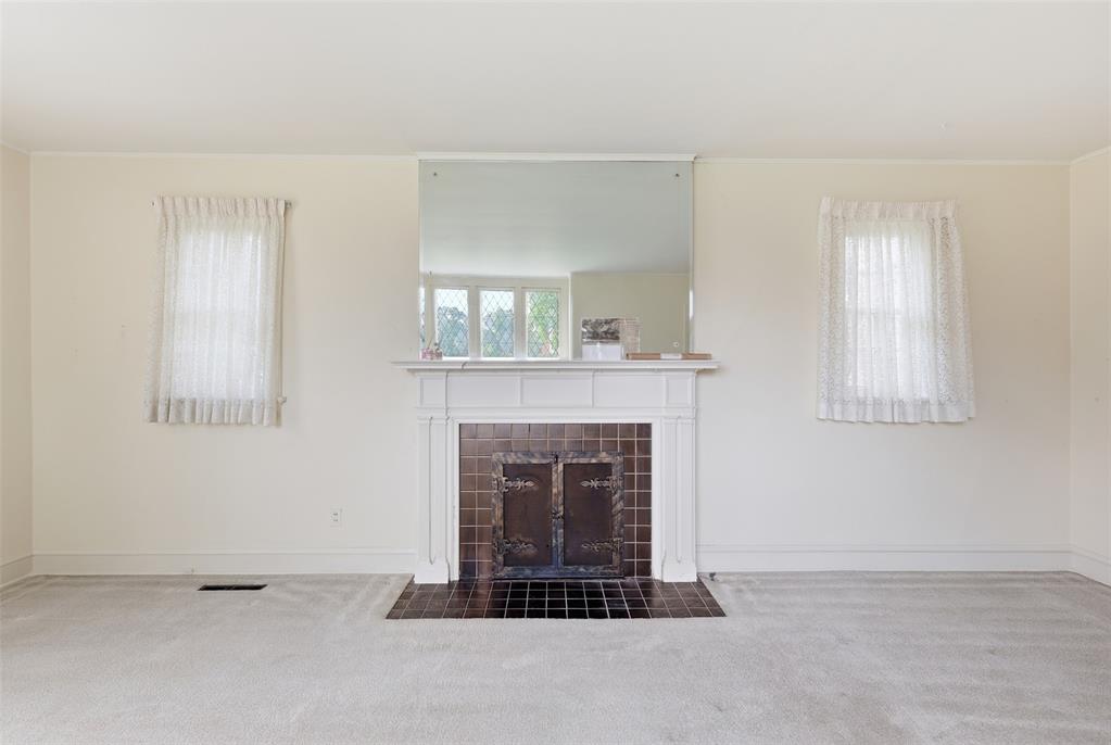 422 S Highland Street Property Photo 10