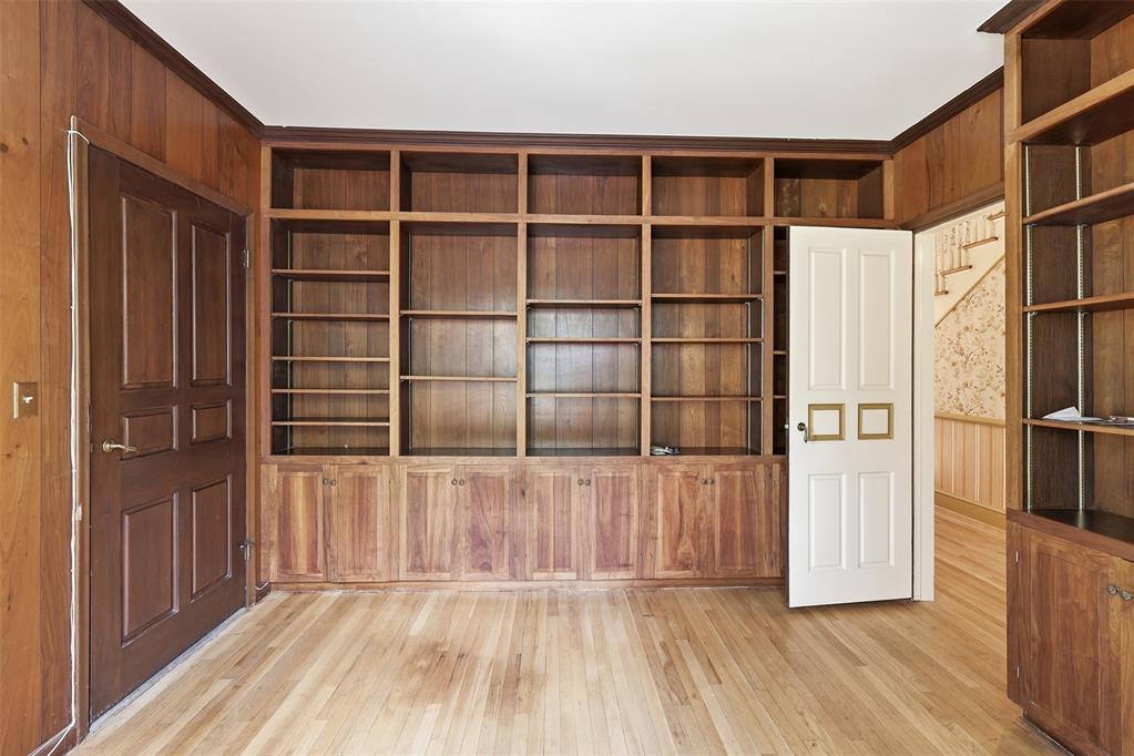 422 S Highland Street Property Photo 19